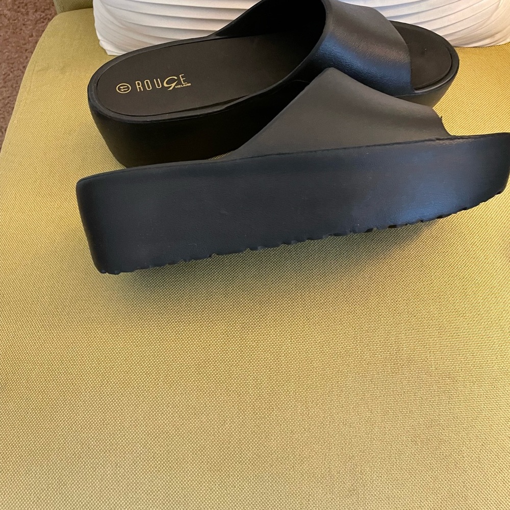 Black rubber summer slip on shoe